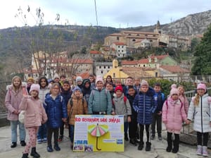 Bakarski učenici dobivaju svoj školski kišobran