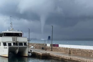 VIDEO Pogledajte ovu pijavicu između Vrgade i Pakoštana: "Evo je, ide na nas!"