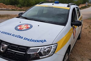 Pas pao s litice na Kozjaku, HGSS i vatrogasci ga satima tražili bez uspjeha