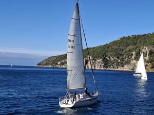 Regata Sveti Nikola za samce i dvojce u Komiži