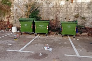 Zadarska Čistoća protiv tri kontejnera: "Tri ih dana pokušavaju pomaknuti, ali kontejneri se ne daju"
