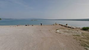 Pred djecom i majkama u Posedarju pokazivao spolovilo, sud ga osudio uvjetno: "Žao mi je, htio sam se samo presvući"