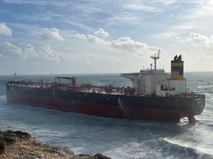 Tanker iz ruske "flote u sjeni" nasukao se u Turskoj