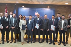 Ministarstvo prometa sufinancira elektične autobuse u Puli i Zadru