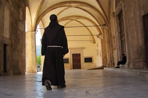 Pijani franjevac u Dubrovniku prijetio smrću drugim svećenicima