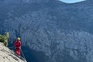 U dramatičnoj akciji splitski HGSS spasio osobu s 400 metara visine: "Pokazivao je simptome srčanog udara"