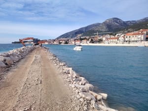 PROŠIRENJE LUKE BOL Radovi napreduju brže od planiranog