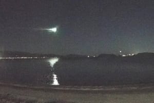 Blještava svjetlost obasjala luku, sve snimila kamera lokalnog jedriličarskog kluba