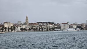 Jugo, kiša, lokalno i obilnija, pa hladnije s burom