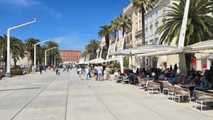 Splitska riva dobiva proljetno ruho