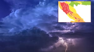 OPREZ POMORCI Stiže novo pogoršanje vremena:  "Crveni meteoalarm za Istru, Kvarner, Riječku regiju, Velebitski kanal te Split i okolicu!"