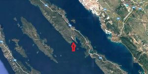 Brod – benzinska postaja u Velikoj Lamjani na Ugljanu