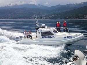 U jednom danu u nedozvoljenom glisiranju policija na Kvarneru uhvatila 15 stranih državljana