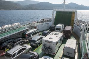 Jadrolinija podsjeća putnike da pri kupnji karata s rezervacijom, moraju na ukrcaj doći ranije