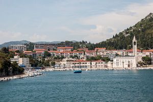 PLOČE – Jedini grad na Jadranu koji nema u vlasništvu putničku obalu