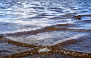 FENOMEN ČETVRTASTKIH VALOVA Jedna od najopasnijih pojava na moru