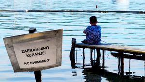 FOTO GALERIJA – Uništeni Raški zaljev: “Evo što ostavljamo svojoj djeci!”