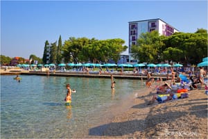 ZAŠTO JE CIJELA OBALA U NARANČASTOM? Jer ECDC-u nije praktično ocjenjivati županiju po županiju!