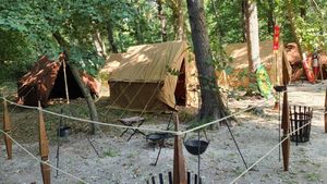 Rimska legija utaborila se na Skradinskom buku, zavirite u šatore i saznajte sve o opremi vojnika