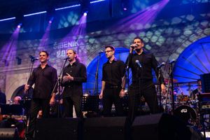 Šibenske šansone pred gotovo praznim gledalištem: Publika nagradila Četiri tenora, žiri Nenu Belana i klapu Cambi