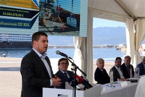Butković na potpisivanju Ugovora za Projekt unaprjeđenja infrastrukture luke Rijeka