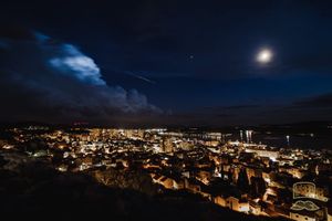 METEOROLOŠKI SPEKTAKL Dok su sijevale munje, meteor preletio iznad Šibenika
