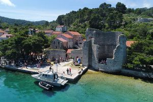 LEGENDA OTOKA MLJETA Čarolija u predstavi “Povijesne niti Ogigije”