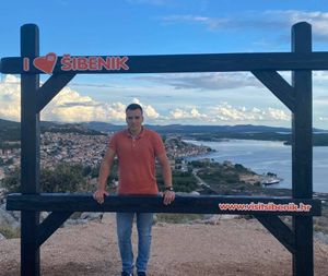 Novi pogled na Šibenik – Postavljen okvir za fotografiranje na brdu Smričnjak