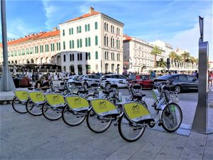 Biciklom od Trogira do Podstrane, od Splita do Dicma: Gradovi i općine u povezanom sustavu javnih bicikala