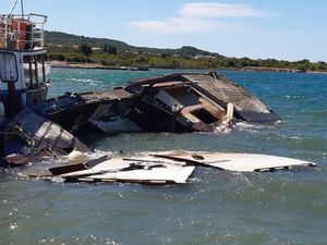 Uklonjena podrtina jahte Ser iz luke Mrljane