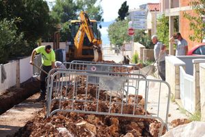 Na Viru se postavlja nova javna rasvjeta