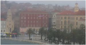 STIGLA HLADNA FRONTA Nevrijeme s tučom zahvatilo dio Dalmacije