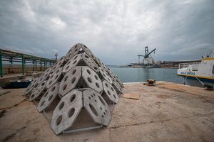 PRVI UMJETNI GREBEN U JADRANU Porinut će ga u Zadarskom kanalu i pratiti stanje ribljeg fonda