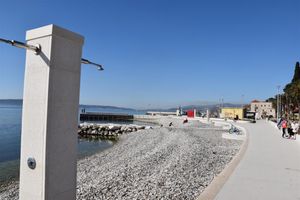 Radovi na plaži Glavica u Kaštel Lukšiću u završnim fazama