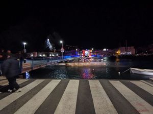 DRUGI POKUŠAJ Noćas se ponovno zatvara promet preko mosta na Cetini u Omišu