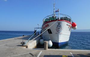 Makarani digli paniku zbog “onečišćenja pjeskarenjem”, a vlasnik samo oprao brod