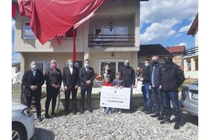 VELIKO POLICIJSKO SRCE Splitski policajci u humanitarnoj akciji za kolegu iz Petrinje