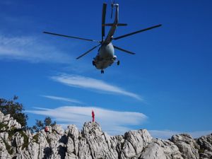 NESREĆA U PAKLENICI Spasitelji iz Zadra i Splita izvlačili ozlijeđenog Mađara