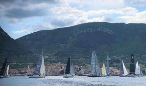 Odjedreno biserno izdanje 30. Komiške regate