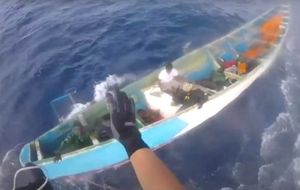 Spašena tinejdžerica koja je u čamcu plutala tri tjedna