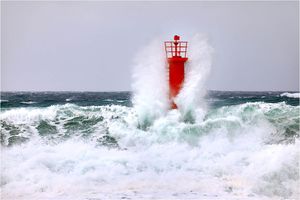 OLUJNO JUGO I VELIKI VALOVI Vakula: “Ne morate li – plovidbu najbolje odgodite do sljedećeg tjedna!”