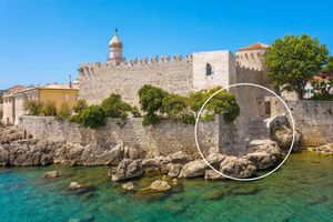 REAKCIJA IZ KRKA “Zakupnica javne površine nikad nije priječila korištenje prolaza na pomorskom dobru”