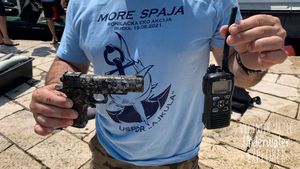 U podmorju riječke luke pronašli pištolj, pušku iz 2. svj. rata, radio-stanicu, admiralsko sidro…