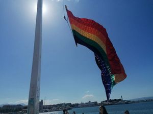 Na splitskoj Matejušci podignuta zastava duginih boja, ali ne bez problema