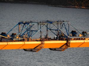 Postavljen pretposljednji segment Pelješkog mosta