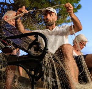 FANTAŽIJA O’ RIBE U SUTIVANU: Frigane srdele i pašticada od tune! Mljac!