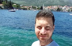 Nakon društvenog aktivizma i politike, bacio se na turizam