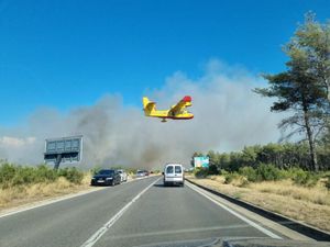 Veliki požar kod Pakoštana, vatra se približila Jadranskoj magistrali