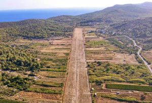 Vis je u Drugom svjetskom ratu imao zračnu luku, danas ona izgleda ovako