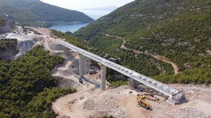 FOTO/VIDEO Završena montaža čeličnog dijela vijadukta Prapratno